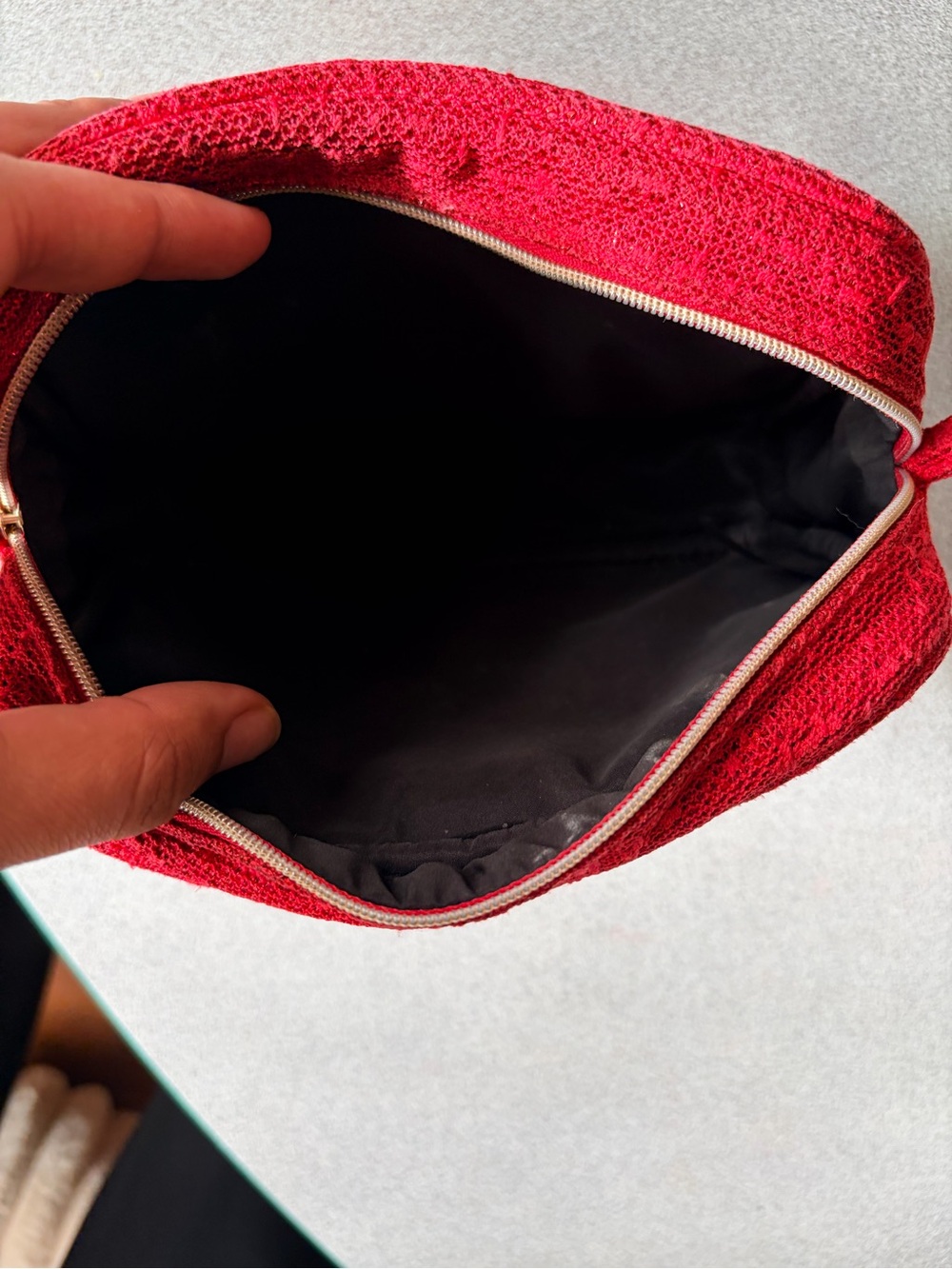 2021 Limited Edition cosmetic bag - Picture 6 of 7